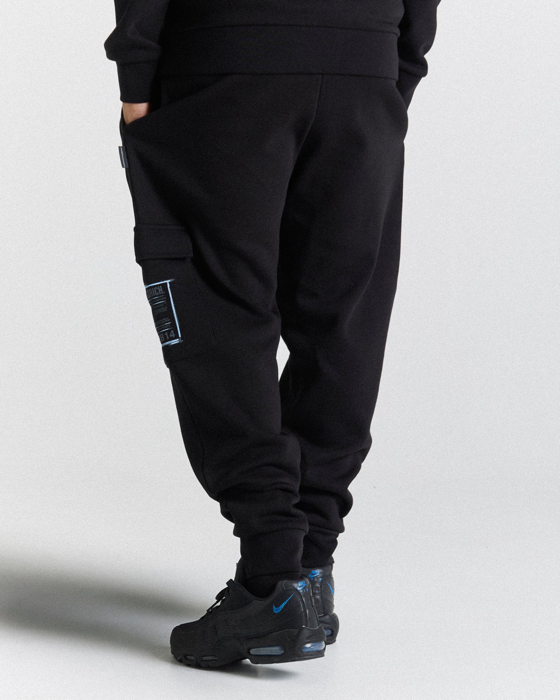 Akira Joggers - Black/Blue